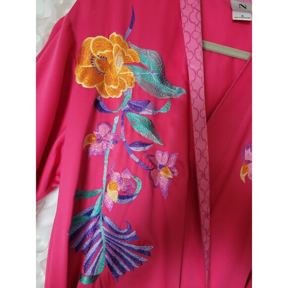 Natori Ladies Size M Pink Embroidered Floral Kimono Robe - Picture 2 of 8